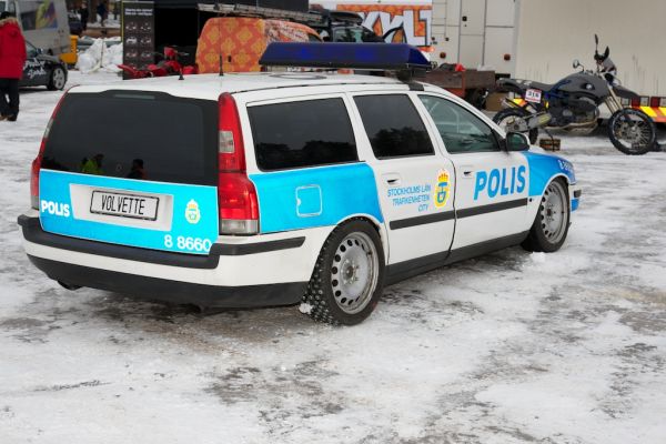 1DM33824.jpg