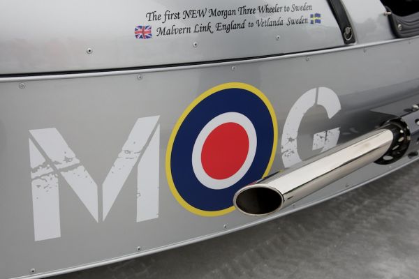 1DM34076.jpg